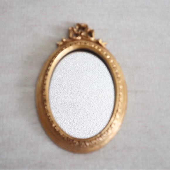 Sold 💕 Oval Ornate wall decor mirror - Picture 2 of 5